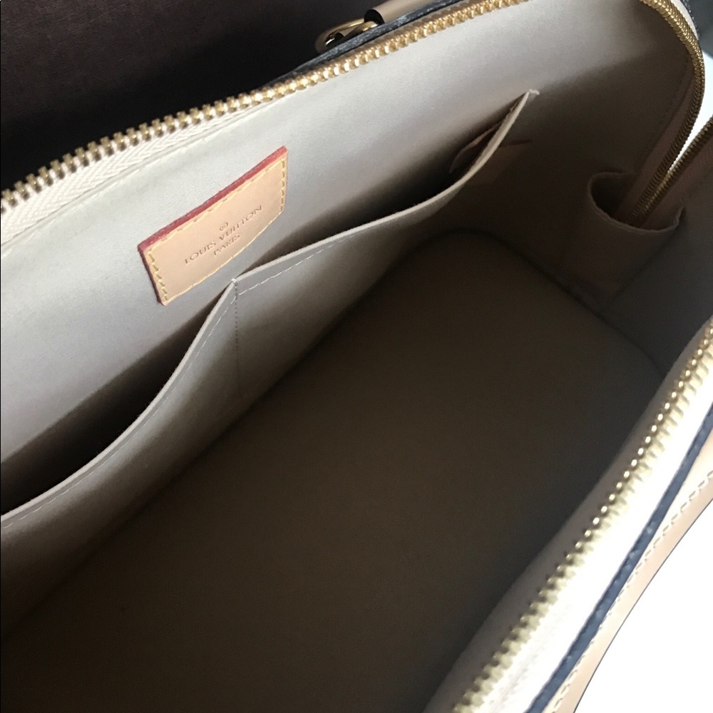 Louis Vuitton Alma Vernis PM Dune (Nude) Bag - Picture 5 of 8